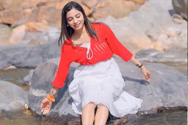 famous model Simmi Chaudhary