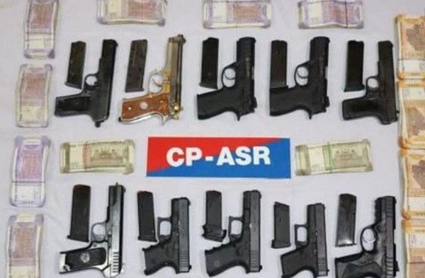 arms smuggling gang