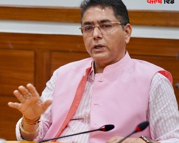 State President Aman Arora