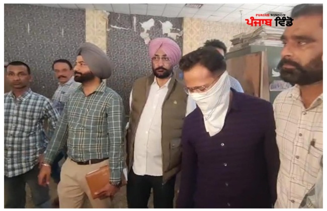 ਪਟਵਾਰੀ ਕਾਬੂ