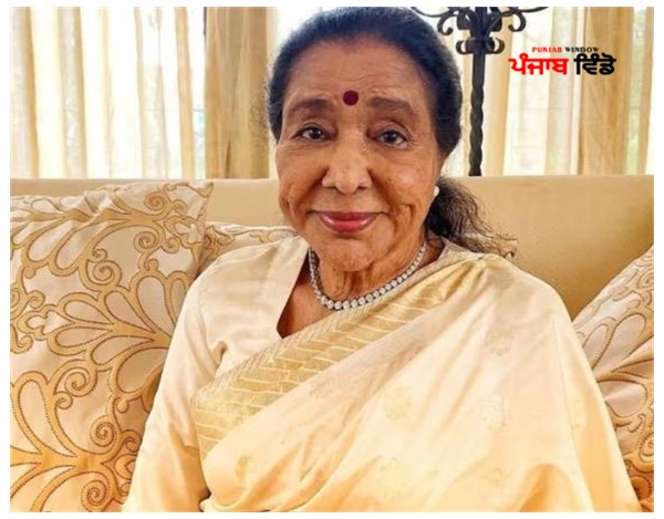 Bollywood singer Asha Bhosle
